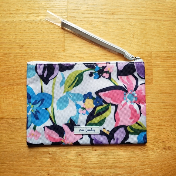 NWT Vera Bradley Lighten Up Wristlet - Picture 2 of 6